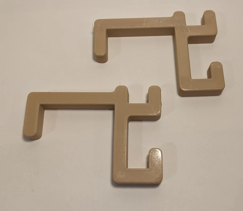 Clip-on heddle holders, sample photo 2